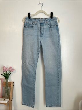 Levi 501 light wash denim jeans 27 waist 32 length